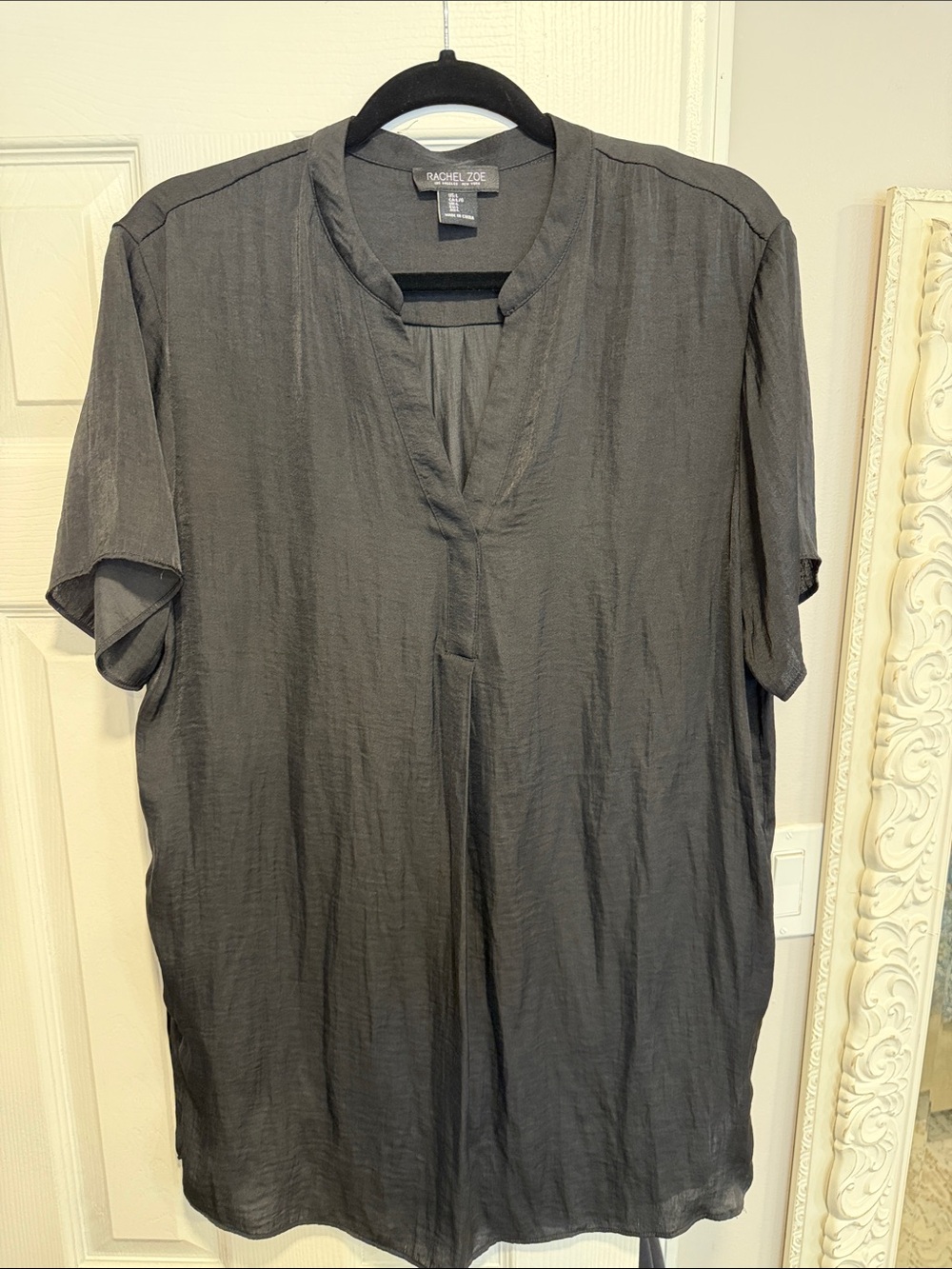 Rachel Zoe Black V-Neck Short Sleeve Tunic Blouse